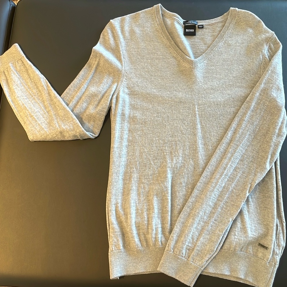 Hugo Boss - Merino Wool - V-Neck Sweater (Gray) - Size Large